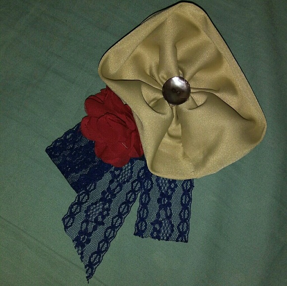Flower accessories $10-$30 depending on size, time, and materials used! ๐ธ - Picture 6 of 9